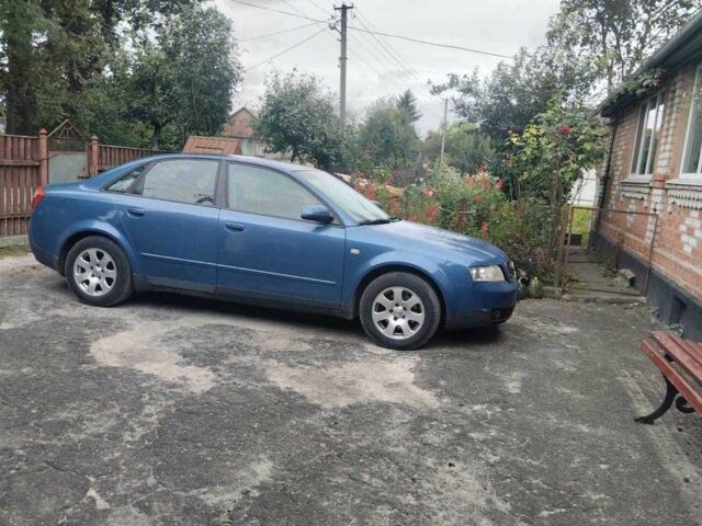 Синий Ауди А4, объемом двигателя 2 л и пробегом 228 тыс. км за 4000 $, фото 3 на Automoto.ua