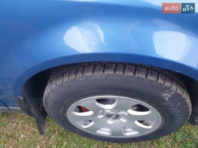 Синій Ауді А4, об'ємом двигуна 2 л та пробігом 247 тис. км за 5250 $, фото 3 на Automoto.ua