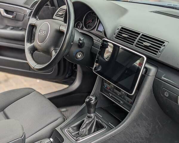 Синій Ауді А4, об'ємом двигуна 1.6 л та пробігом 305 тис. км за 5100 $, фото 33 на Automoto.ua