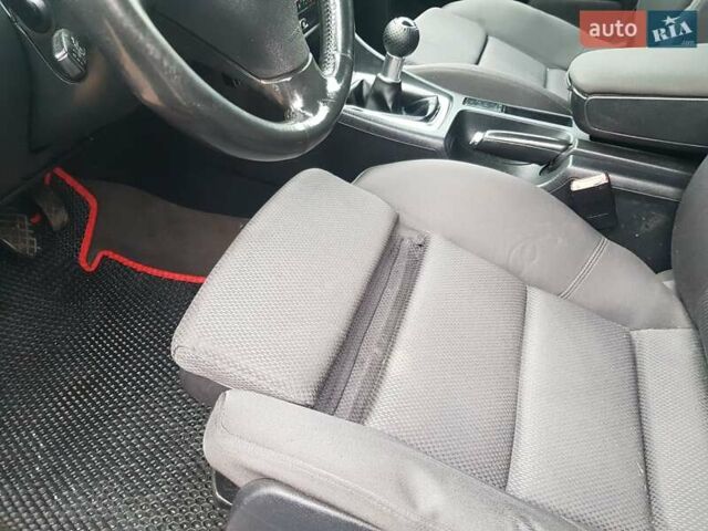 Синій Ауді А4, об'ємом двигуна 1.9 л та пробігом 275 тис. км за 4600 $, фото 32 на Automoto.ua