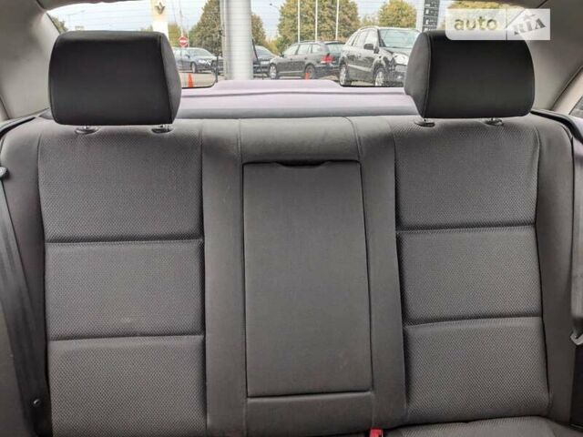 Синій Ауді А4, об'ємом двигуна 1.6 л та пробігом 305 тис. км за 5100 $, фото 39 на Automoto.ua