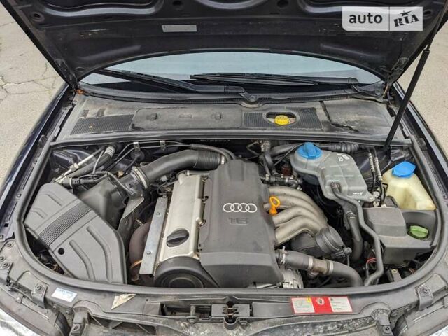 Синій Ауді А4, об'ємом двигуна 1.6 л та пробігом 305 тис. км за 5100 $, фото 40 на Automoto.ua