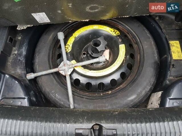 Синій Ауді А4, об'ємом двигуна 1.9 л та пробігом 275 тис. км за 4600 $, фото 37 на Automoto.ua