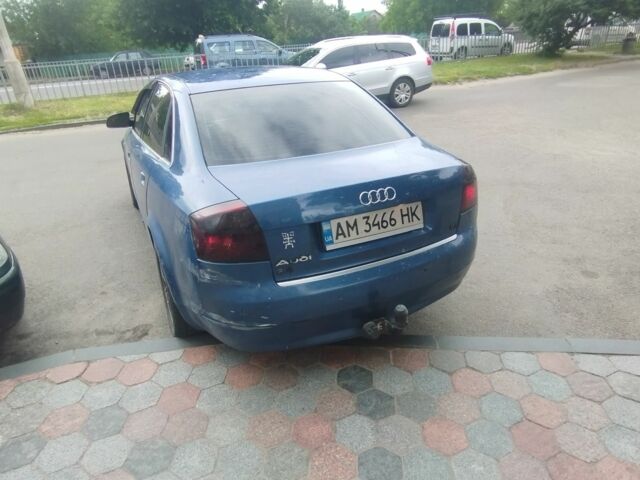Синий Ауди А4, объемом двигателя 2.5 л и пробегом 300 тыс. км за 3300 $, фото 1 на Automoto.ua