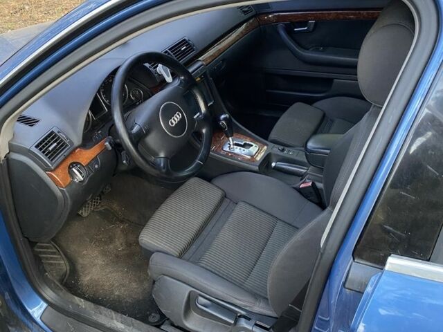 Синий Ауди А4, объемом двигателя 3 л и пробегом 250 тыс. км за 2600 $, фото 5 на Automoto.ua