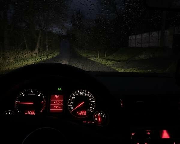 Синий Ауди А4, объемом двигателя 1.9 л и пробегом 290 тыс. км за 4400 $, фото 13 на Automoto.ua