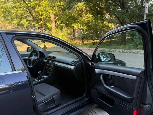 Синий Ауди А4, объемом двигателя 0 л и пробегом 200 тыс. км за 1650 $, фото 2 на Automoto.ua