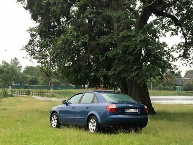 Синий Ауди А4, объемом двигателя 2 л и пробегом 228 тыс. км за 4000 $, фото 1 на Automoto.ua