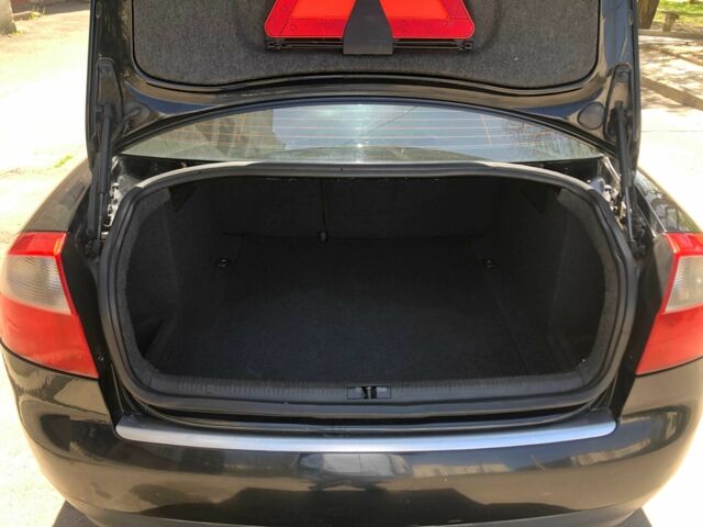 Синій Ауді А4, об'ємом двигуна 2 л та пробігом 350 тис. км за 5300 $, фото 12 на Automoto.ua