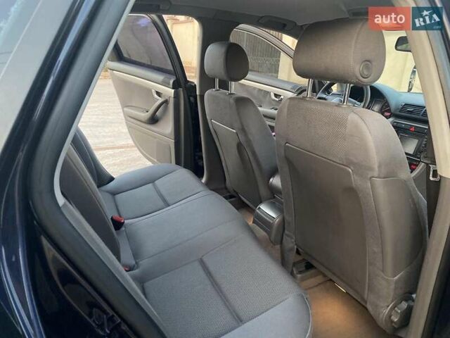 Синий Ауди А4, объемом двигателя 2.5 л и пробегом 322 тыс. км за 5000 $, фото 6 на Automoto.ua