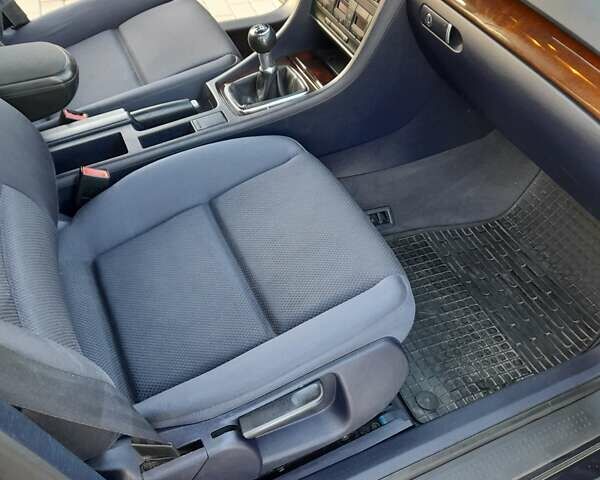 Синий Ауди А4, объемом двигателя 2 л и пробегом 292 тыс. км за 4999 $, фото 9 на Automoto.ua