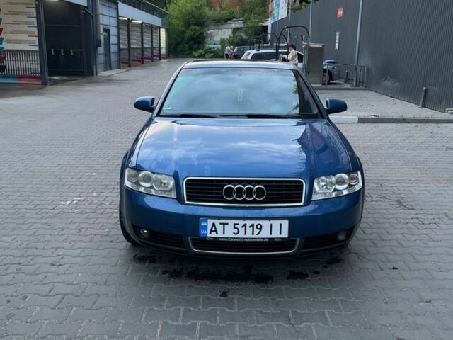 Синий Ауди А4, объемом двигателя 2 л и пробегом 190 тыс. км за 4300 $, фото 1 на Automoto.ua