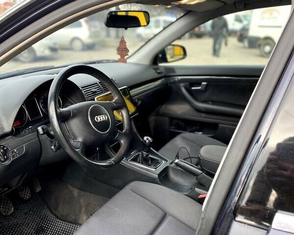 Синій Ауді А4, об'ємом двигуна 1.6 л та пробігом 305 тис. км за 5100 $, фото 4 на Automoto.ua