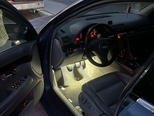 Синий Ауди А4, объемом двигателя 3 л и пробегом 327 тыс. км за 3200 $, фото 6 на Automoto.ua
