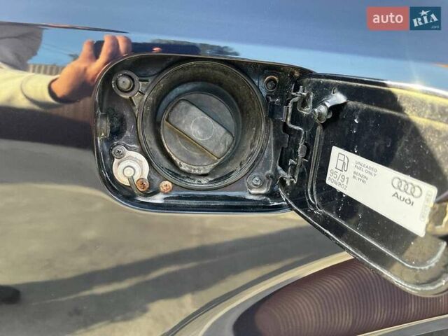 Синій Ауді А4, об'ємом двигуна 1.6 л та пробігом 211 тис. км за 6000 $, фото 27 на Automoto.ua