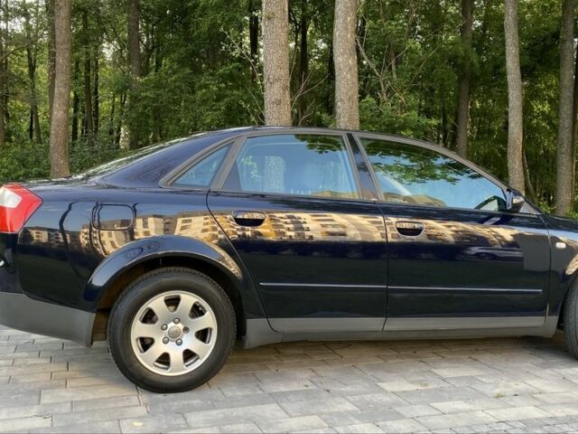 Синий Ауди А4, объемом двигателя 1.8 л и пробегом 310 тыс. км за 5400 $, фото 2 на Automoto.ua