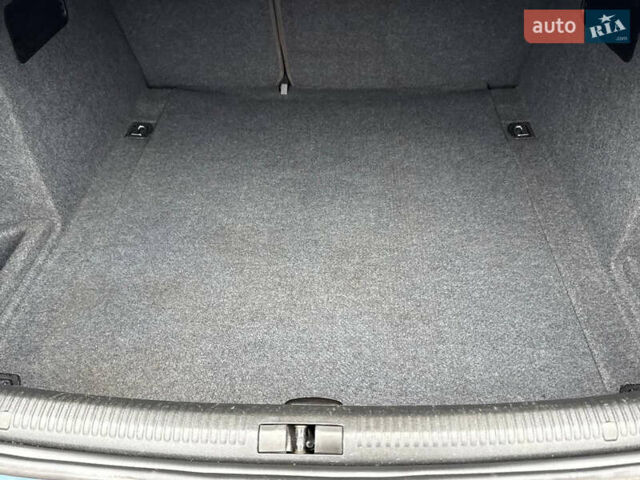 Синій Ауді А4, об'ємом двигуна 2 л та пробігом 205 тис. км за 4550 $, фото 76 на Automoto.ua