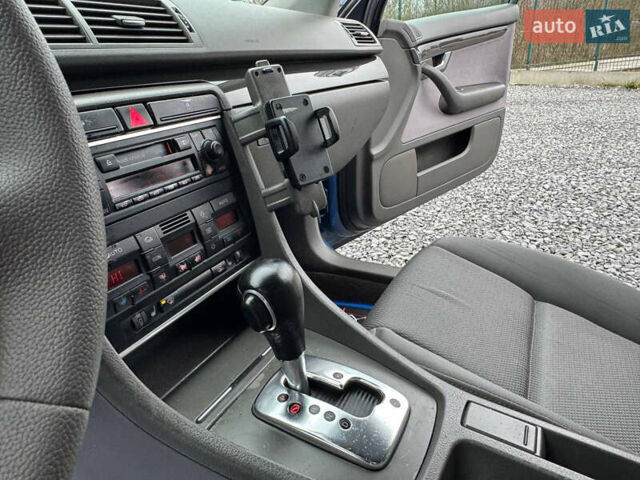 Синій Ауді А4, об'ємом двигуна 2 л та пробігом 205 тис. км за 4550 $, фото 61 на Automoto.ua