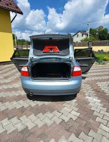 Синий Ауди А4, объемом двигателя 1.98 л и пробегом 334 тыс. км за 4999 $, фото 5 на Automoto.ua