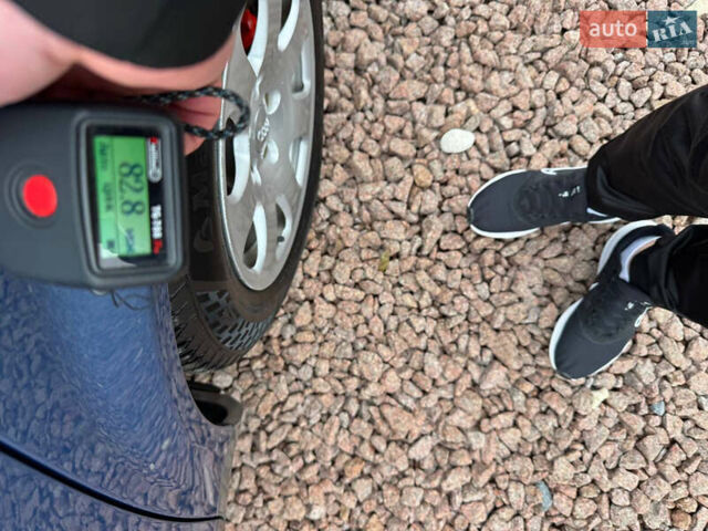 Синій Ауді А4, об'ємом двигуна 2 л та пробігом 205 тис. км за 4550 $, фото 88 на Automoto.ua