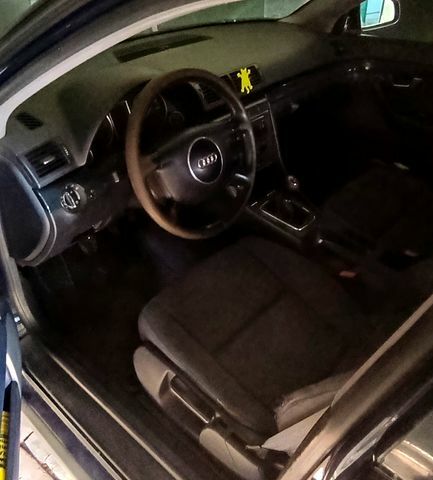 Синий Ауди А4, объемом двигателя 1.8 л и пробегом 237 тыс. км за 4500 $, фото 2 на Automoto.ua