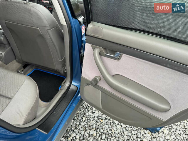 Синій Ауді А4, об'ємом двигуна 2 л та пробігом 205 тис. км за 4550 $, фото 72 на Automoto.ua