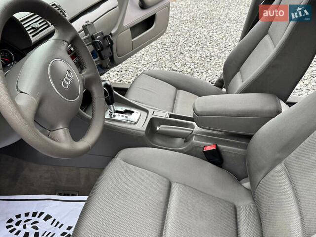 Синій Ауді А4, об'ємом двигуна 2 л та пробігом 205 тис. км за 4550 $, фото 51 на Automoto.ua