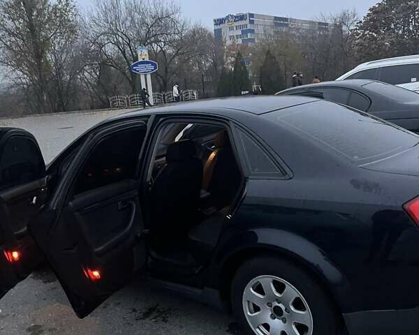 Синій Ауді А4, об'ємом двигуна 1.6 л та пробігом 335 тис. км за 5500 $, фото 2 на Automoto.ua