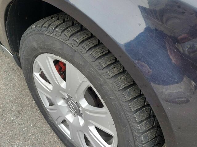 Синий Ауди А4, объемом двигателя 2.5 л и пробегом 370 тыс. км за 3700 $, фото 4 на Automoto.ua