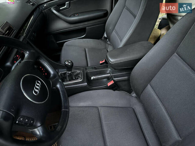 Синий Ауди А4, объемом двигателя 1.98 л и пробегом 266 тыс. км за 5399 $, фото 6 на Automoto.ua