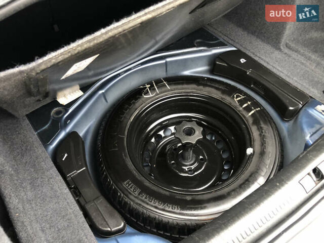 Синій Ауді А4, об'ємом двигуна 2 л та пробігом 205 тис. км за 4550 $, фото 98 на Automoto.ua