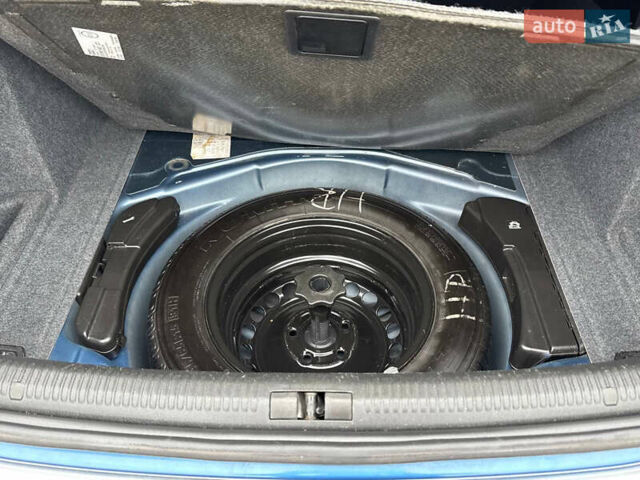 Синій Ауді А4, об'ємом двигуна 2 л та пробігом 205 тис. км за 4550 $, фото 77 на Automoto.ua