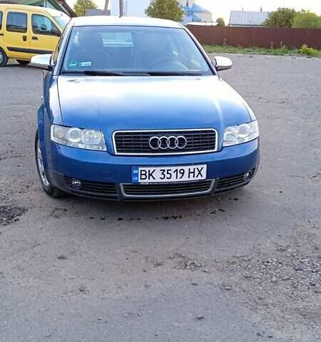 Синий Ауди А4, объемом двигателя 2 л и пробегом 199 тыс. км за 4900 $, фото 1 на Automoto.ua