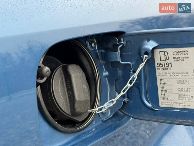 Синій Ауді А4, об'ємом двигуна 2 л та пробігом 205 тис. км за 4550 $, фото 41 на Automoto.ua