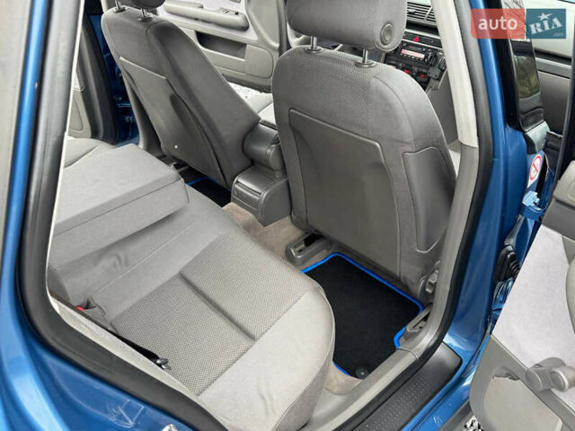 Синій Ауді А4, об'ємом двигуна 2 л та пробігом 205 тис. км за 4550 $, фото 69 на Automoto.ua