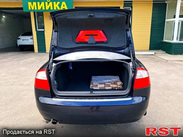 Синий Ауди А4, объемом двигателя 2 л и пробегом 220 тыс. км за 5200 $, фото 6 на Automoto.ua