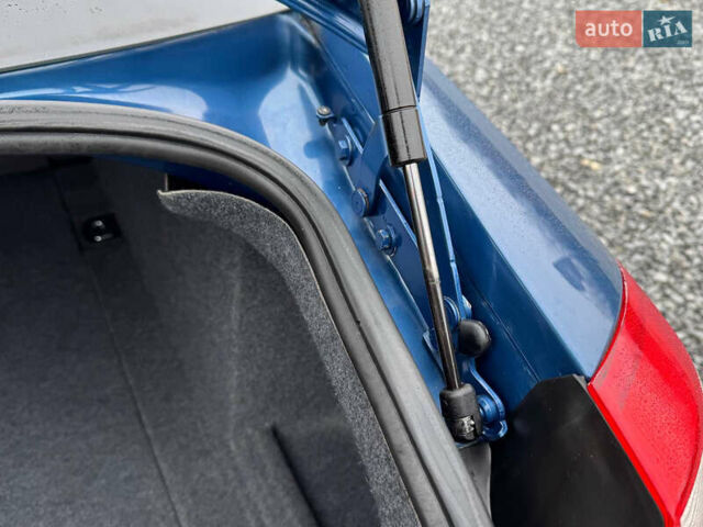 Синій Ауді А4, об'ємом двигуна 2 л та пробігом 205 тис. км за 4550 $, фото 74 на Automoto.ua