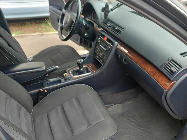 Синий Ауди А4, объемом двигателя 2.5 л и пробегом 370 тыс. км за 3700 $, фото 5 на Automoto.ua