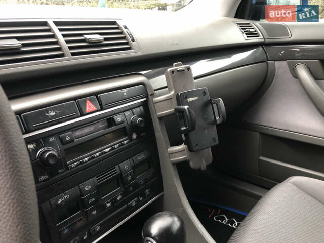 Синий Ауди А4, объемом двигателя 2 л и пробегом 200 тыс. км за 4750 $, фото 48 на Automoto.ua