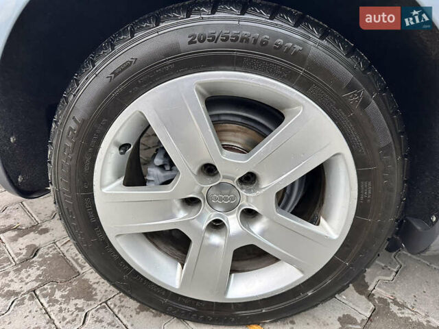 Синій Ауді А4, об'ємом двигуна 2 л та пробігом 238 тис. км за 4999 $, фото 50 на Automoto.ua