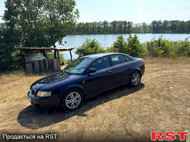 Синій Ауді А4, об'ємом двигуна 1.8 л та пробігом 280 тис. км за 5000 $, фото 1 на Automoto.ua