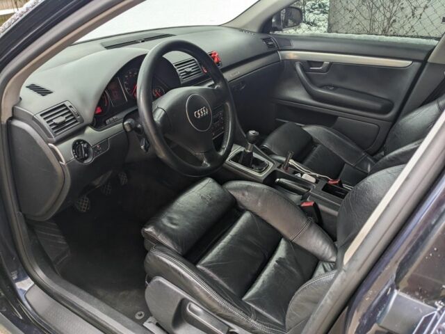 Синій Ауді А4, об'ємом двигуна 1.8 л та пробігом 400 тис. км за 4500 $, фото 3 на Automoto.ua