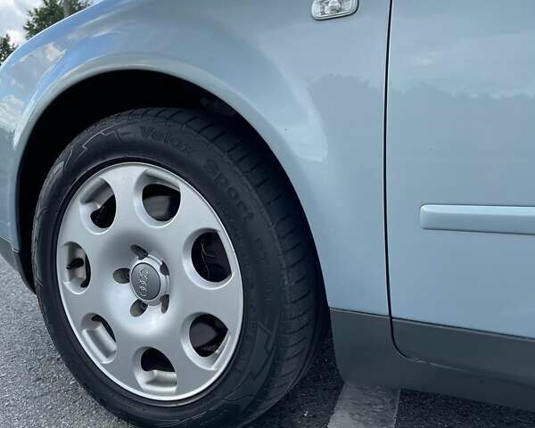 Синий Ауди А4, объемом двигателя 1.8 л и пробегом 265 тыс. км за 5500 $, фото 5 на Automoto.ua