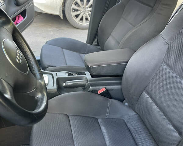 Ауді А4 2002 у Одесі на Automoto.ua Синій Ауді А4, об'ємом двигуна 1.78 л та пробігом 217 тис. км за 4900 $, фото 6 на Automoto.ua