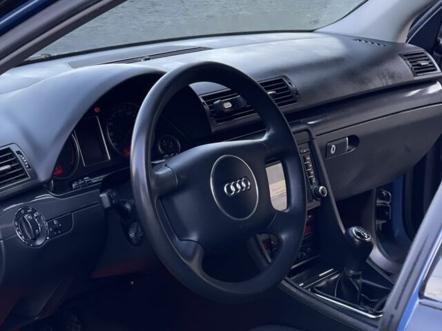 Синий Ауди А4, объемом двигателя 1.6 л и пробегом 258 тыс. км за 4199 $, фото 16 на Automoto.ua