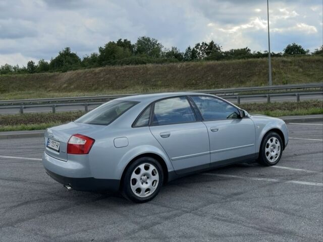 Синий Ауди А4, объемом двигателя 1.8 л и пробегом 265 тыс. км за 5500 $, фото 3 на Automoto.ua