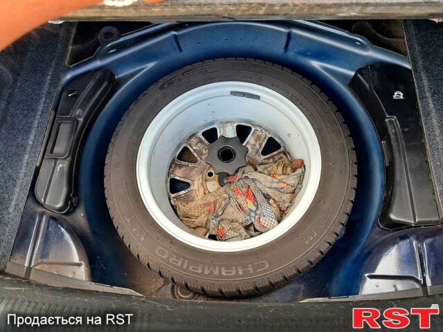 Синий Ауди А4, объемом двигателя 2 л и пробегом 220 тыс. км за 5200 $, фото 12 на Automoto.ua