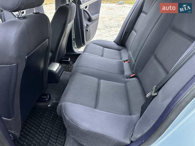 Синій Ауді А4, об'ємом двигуна 2 л та пробігом 238 тис. км за 4999 $, фото 46 на Automoto.ua