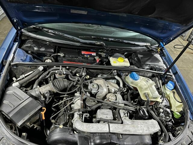 Синій Ауді А4, об'ємом двигуна 2.5 л та пробігом 350 тис. км за 2600 $, фото 5 на Automoto.ua