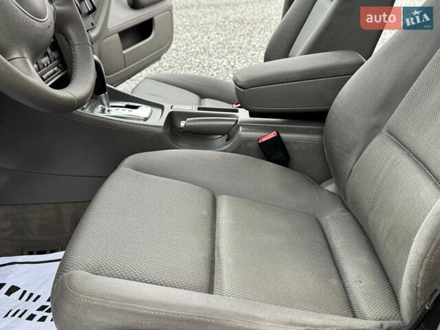 Синій Ауді А4, об'ємом двигуна 2 л та пробігом 205 тис. км за 4550 $, фото 49 на Automoto.ua